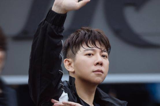 原创观看披荆斩棘的哥哥第九期下张晋组的表演很有惊喜感林志炫作品李