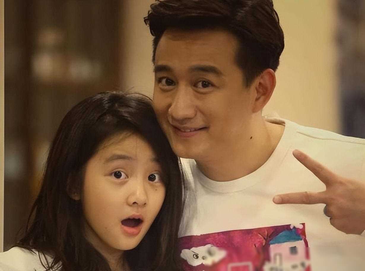 黄磊一家飞机上被偶遇黄多多傲娇被富婆怼引发关注