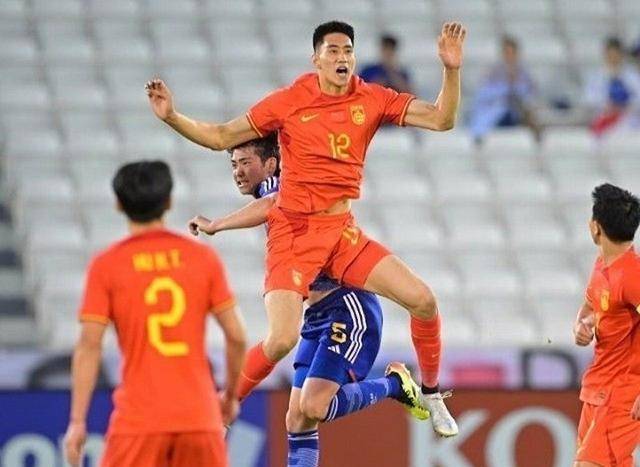 u23亚洲杯:国足前所未闻的2米门将踢中锋策略