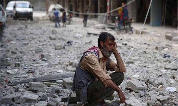 很多人会选择当兵,即便没有人愿意主动上战场,叙利亚在特殊时期,也会