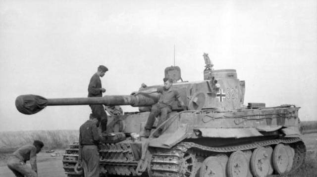 苏德战场上的坦克比拼虎式重型坦克和is2重型坦克谁更优秀