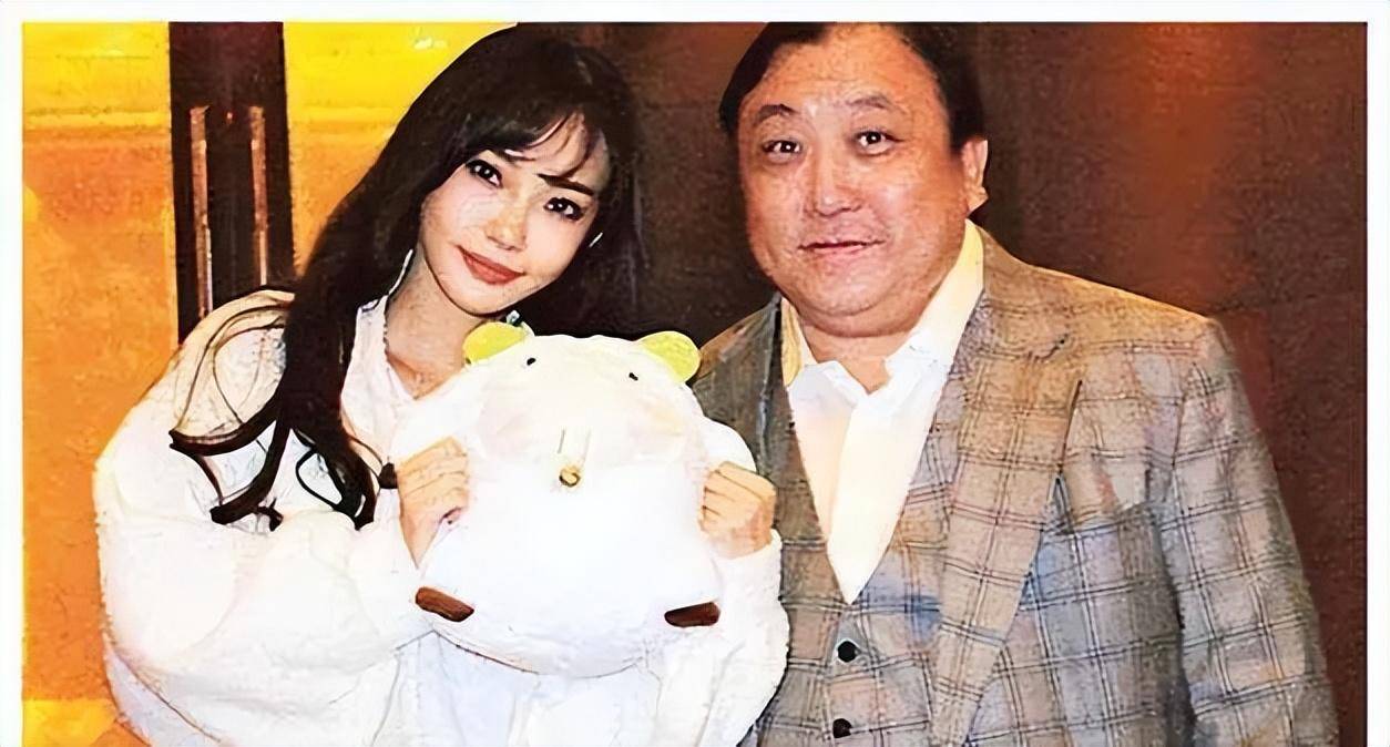 被发掘时才大二,拍戏捞金26亿,如今成为最美晶女郎_王晶_童菲_电影