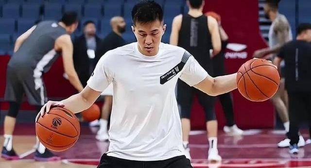 原创cba季后赛辽宁篮球赛深圳传3球消息郭艾伦复出悬念重重杨明摊牌