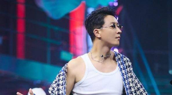 韩庚的"双面人生",曾因练习生风光无限,为何如今一落千丈_因为_孙乐