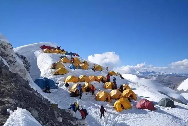 17位登山队员遇难