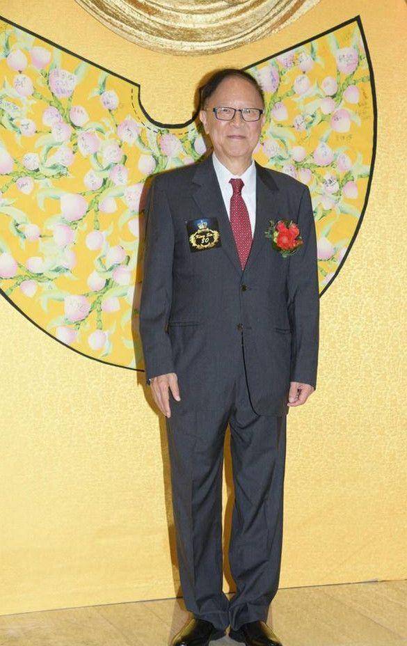 第一位被列入教科书的艺人:捐款50亿,高尚品质令人感动_周润发_财富