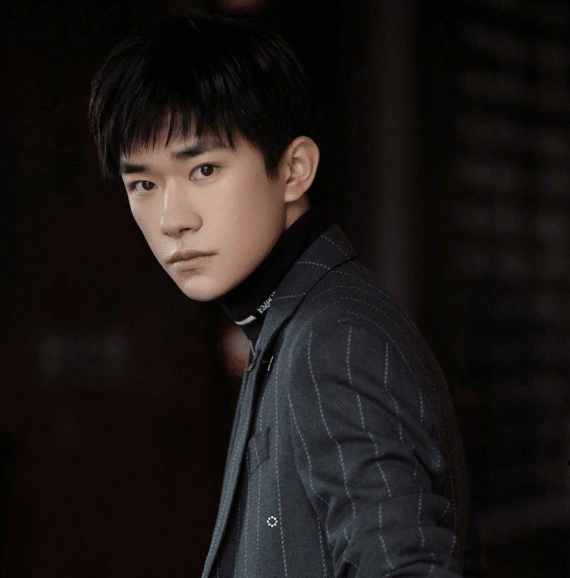 四大顶流上榜争第一,肖战的票数令人意想不到_王一博_king_易烊