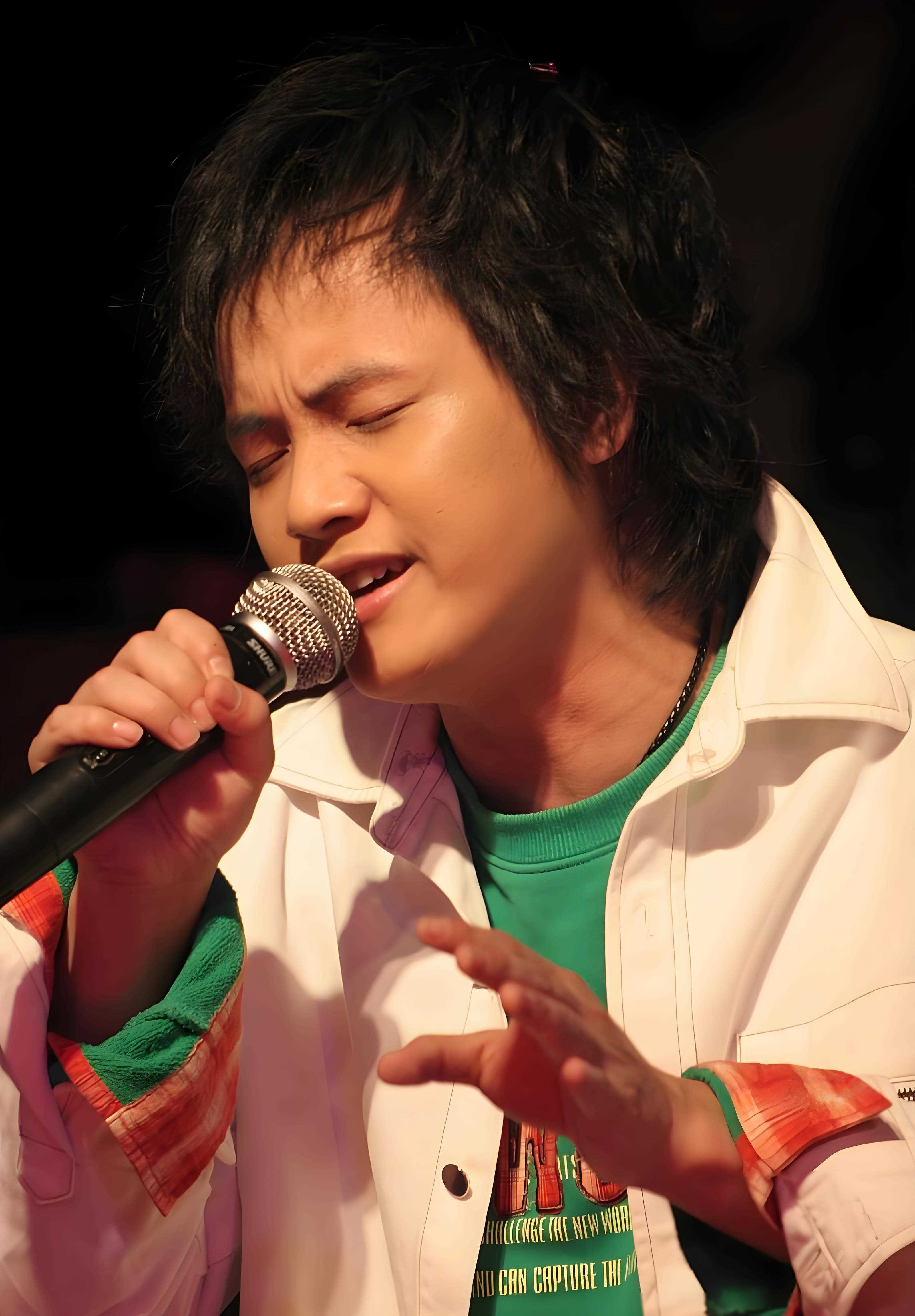 神秘人物曝光:春晚拒邀却无惧质疑,揭秘其背后的惊人身份_音乐_郑源