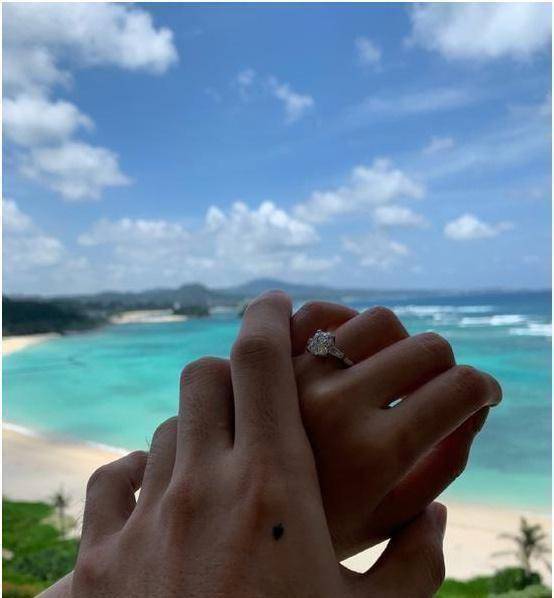 恭喜!李荣浩生日当天成功求婚杨丞琳_男友_对方_单身