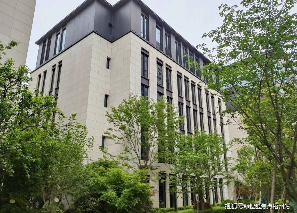 2024年上海海尚云栖智慧天地物业公司是哪家呀管理费多少呢