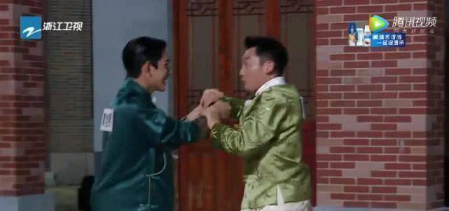 黄旭熙这是有多想赢?只撕女生还觉得自己很帅,网友:low到爆