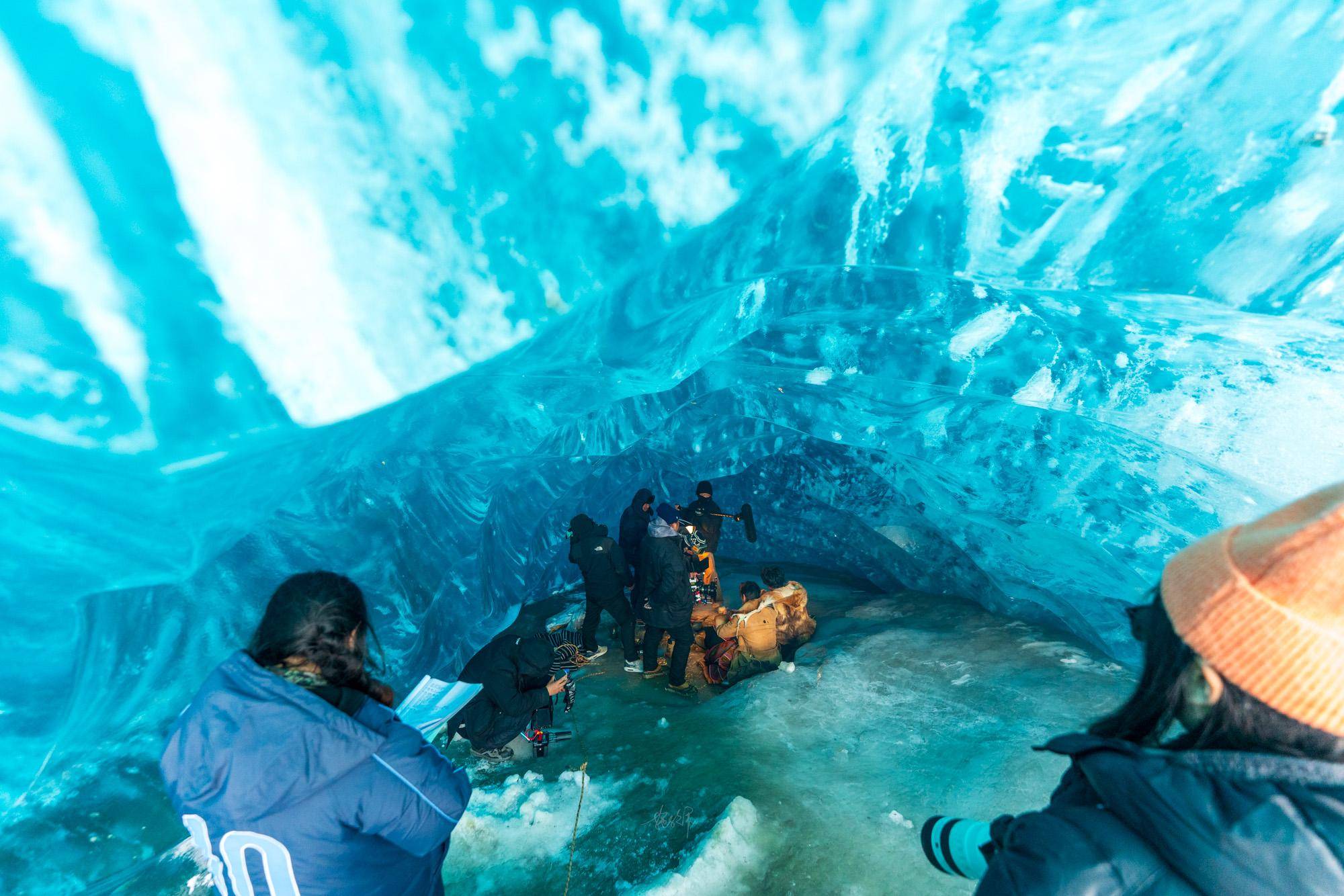 雅隆冰川,超大海洋性冰川,身临其境次才知道原来蓝冰洞是真的蓝