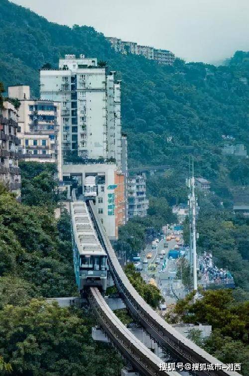 听了朋友的介绍,找了个当地口碑很好的本地向导婷婷给我们规划的行程