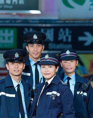 香港巡逻警务主要由警署巡逻队,总区冲锋队和驻总区机动部队三支队伍