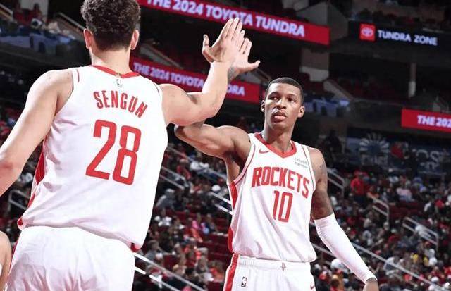 火箭老板蒂尔曼·费尔蒂塔也表达了对球队未来的信心,他选择和培养