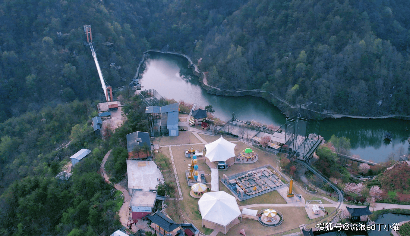 五一出游去哪儿玩?跟着董宇辉打卡武汉清凉寨,领略武汉山水之奇