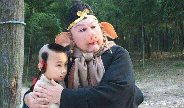 "猪八戒"已经74岁了,妻子比嫦娥还美,如今儿子也事业有成