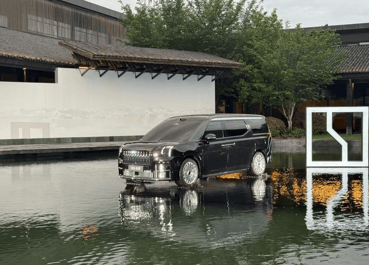 极氪汽车迎来“四座超豪华旗舰”！续航可达702Km，售价78.90万_搜狐汽车_搜狐网
