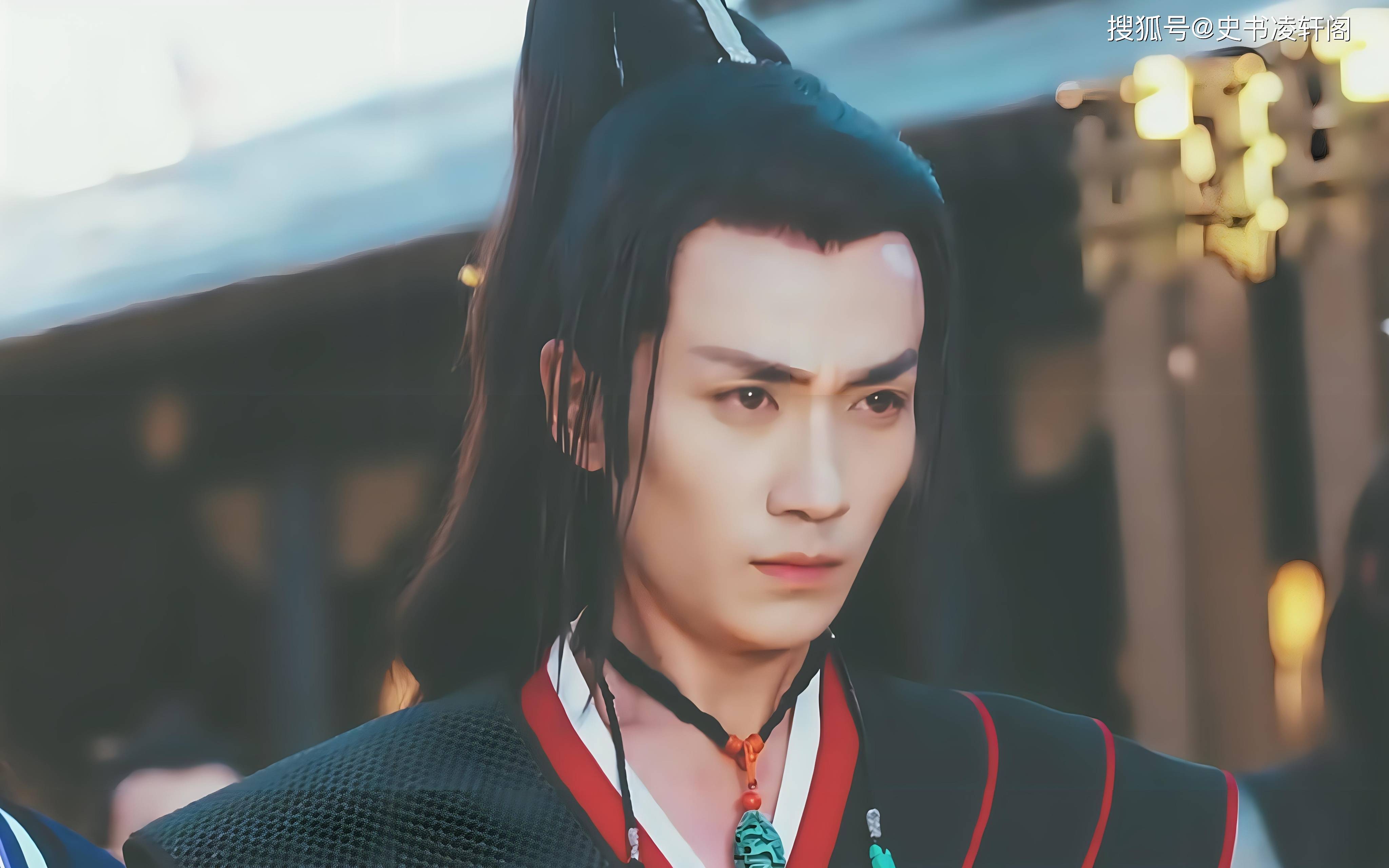 傅红雪漂泊在天涯海角,内心却像天空一样广阔,如明月般皎洁,又如孤刀