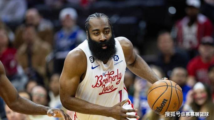 皮尔斯盛赞哈登:我早说过他才是救世主,小卡复出的意义已不大