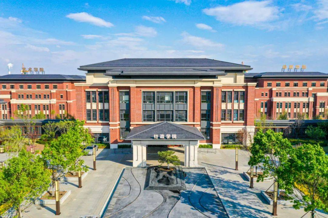 作为长春龙头企业,国信地产一直坚持走高端路线,自营物业也能给业主