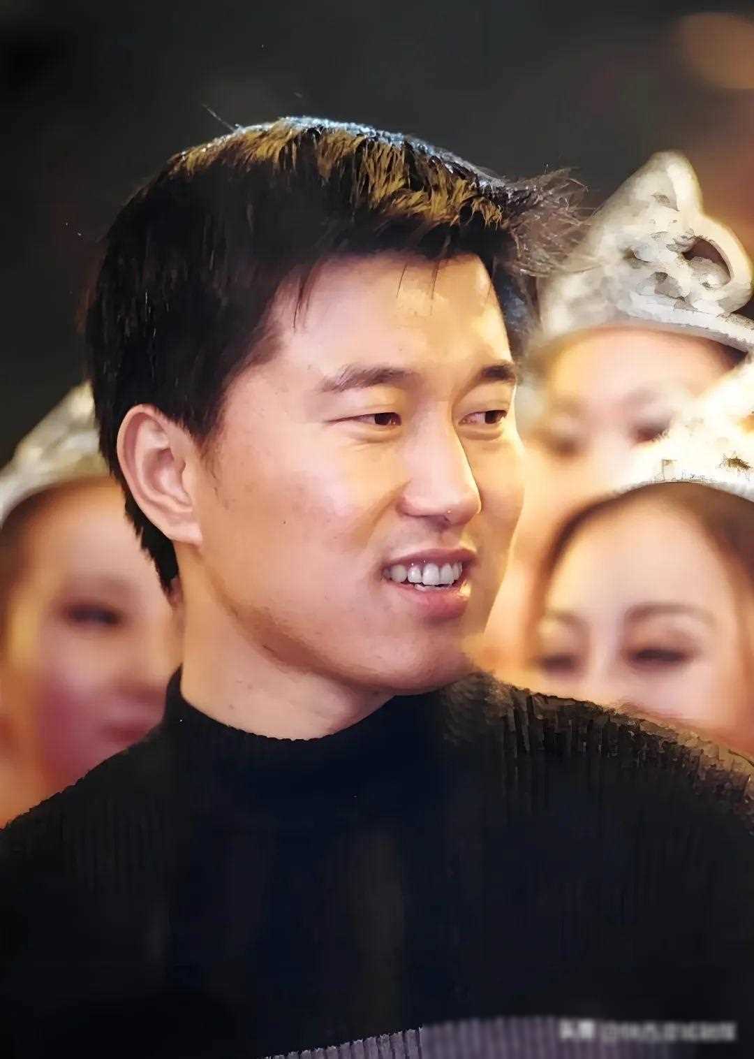 满文军的故事告诉我们,人生的意义并不在于名利的追逐,而在于对内心的