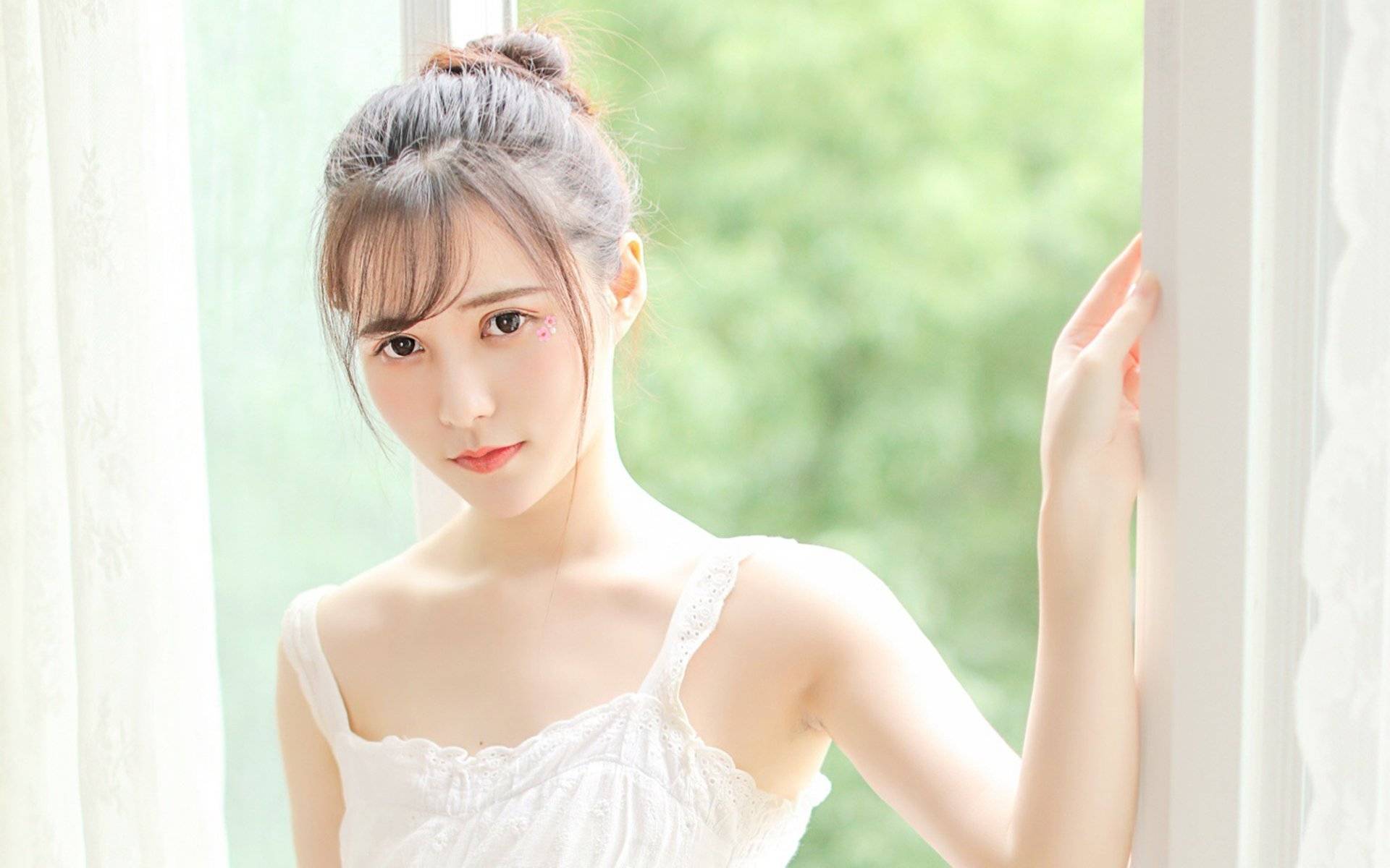 搞笑gif段子:小伙子,白菜都卖到公交车上了,成精啦