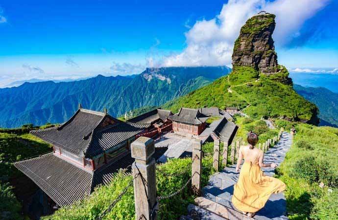 梵净山位于贵州省的江口,印江,松桃,三县交界处,面积41900公顷,1978年