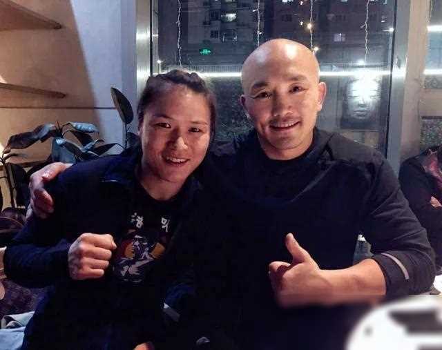 闫晓楠夫妻两地生活,网友关注禁欲原因,猜测男方有钱_艾弗森_张伟丽