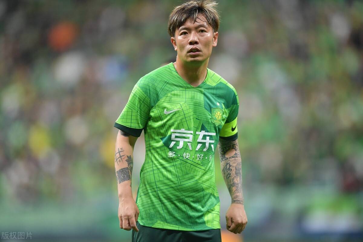 张稀哲创造高光,国足主帅亲临现场挖!