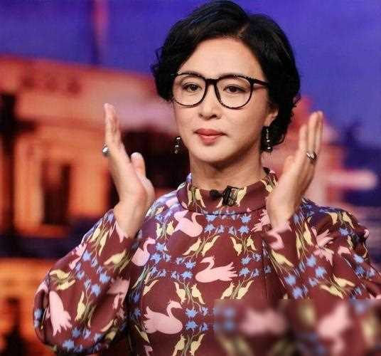 岁金星再婚,发文撒狗粮,新郎身份引发热议