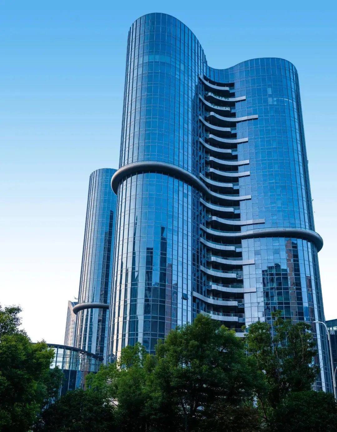 地产大奖还是muse design award,能获其一已是难得,而华鸿都会中心从