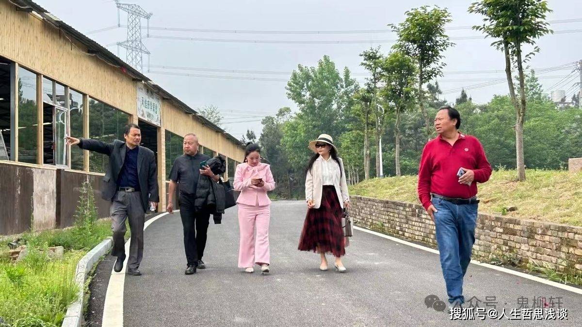 一朵朵红梅盛开在凤娃古寨(组诗)