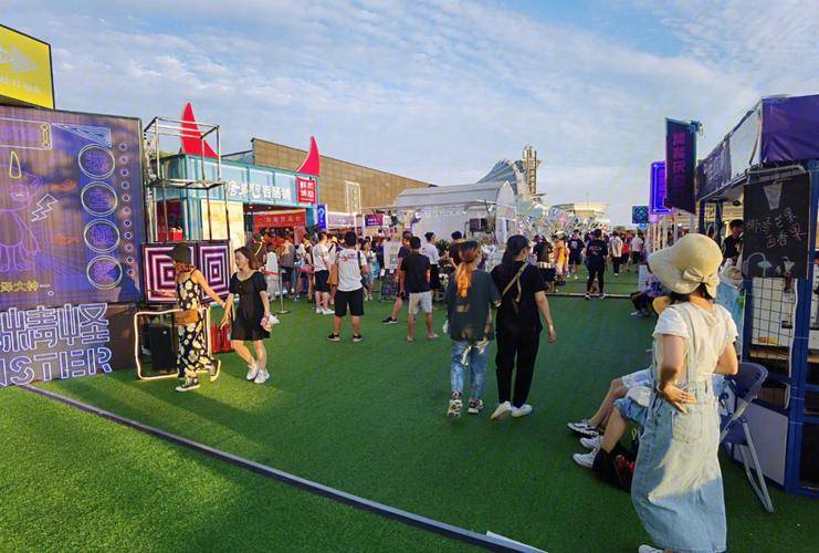 附近有烧烤一条街(山东路闽江路交叉口),露天的,晚上才摆摊2,青岛海鲜