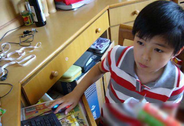 童年男神左溢放话不与男性配对,道歉后又删博,究竟怎么回事?