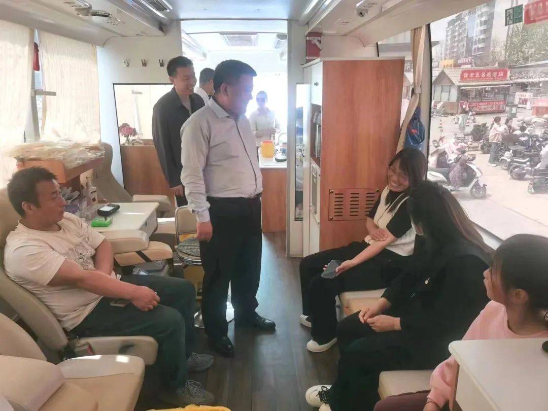 他用无偿献血 践行党员初心 ——瑞鼎地产职工 聂勇博