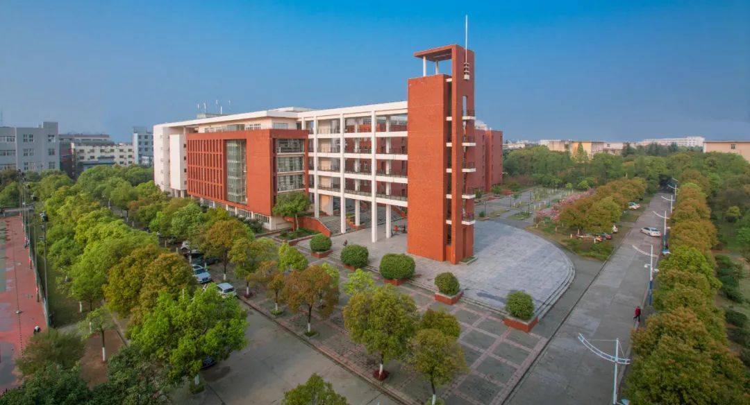 长江大学怎么样?属于什么档次?省属高校规模第一!