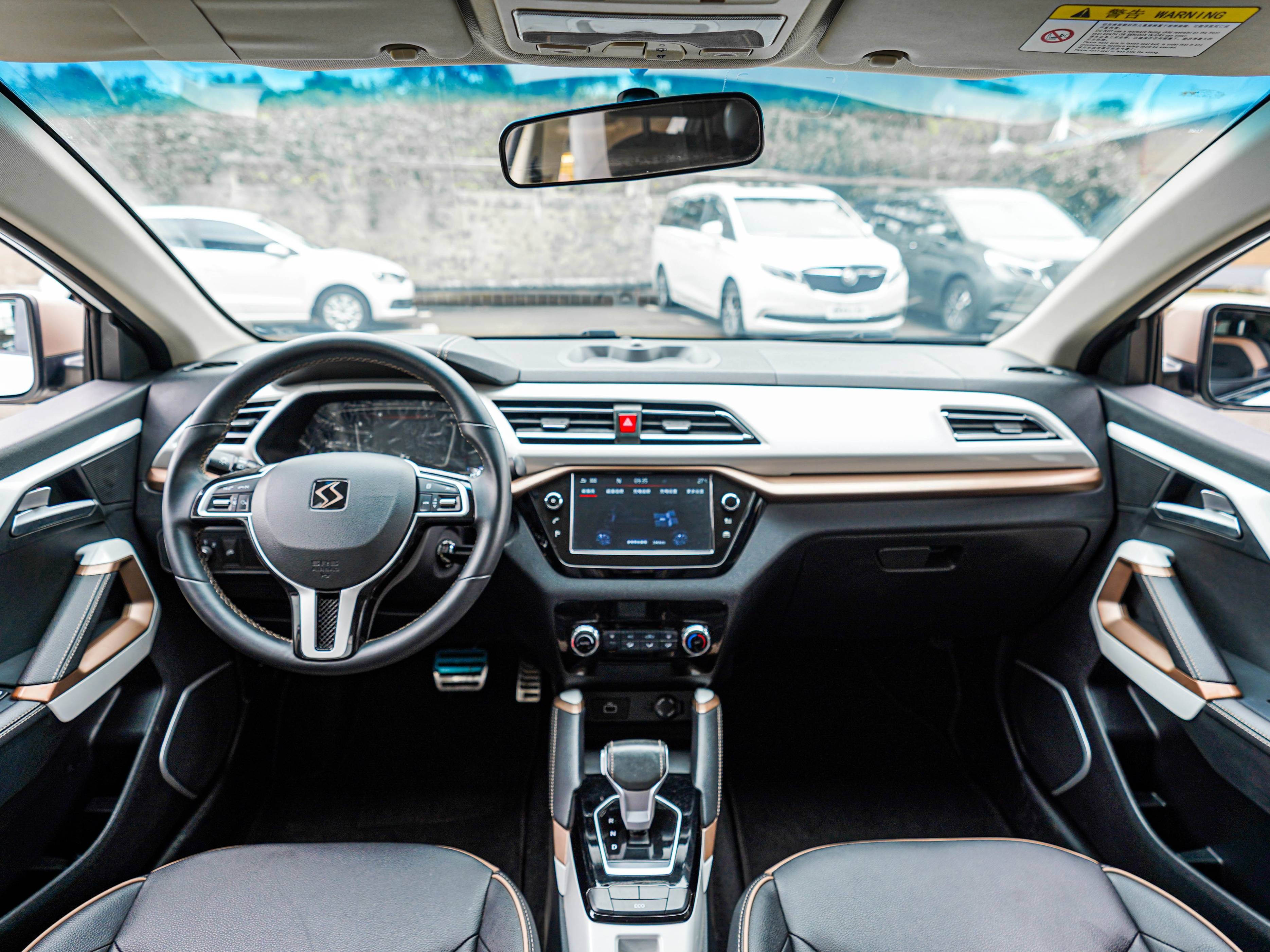 两万多公里的纯电小车精致且灵动思皓e20x心声版