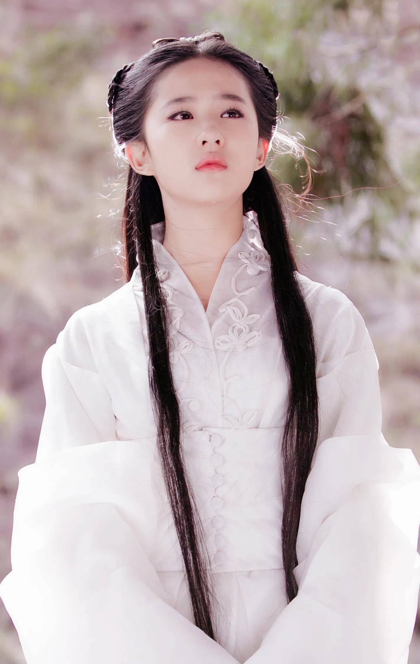 刘亦菲:风华绝代宛如仙女下凡,巅峰颜值古装造型堪称不朽经典