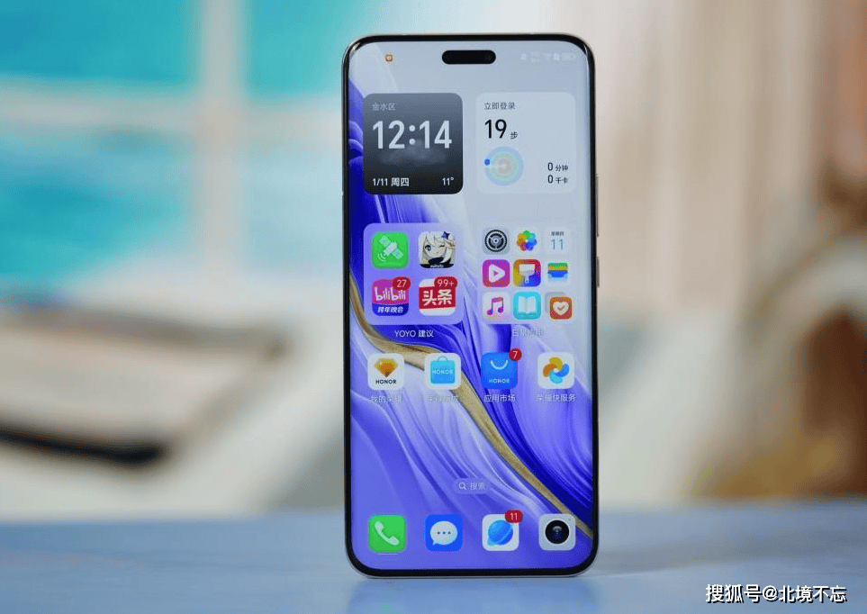 目前苹果在国内已经跌至了第三名,落后于vivo和荣耀,与华为之间的