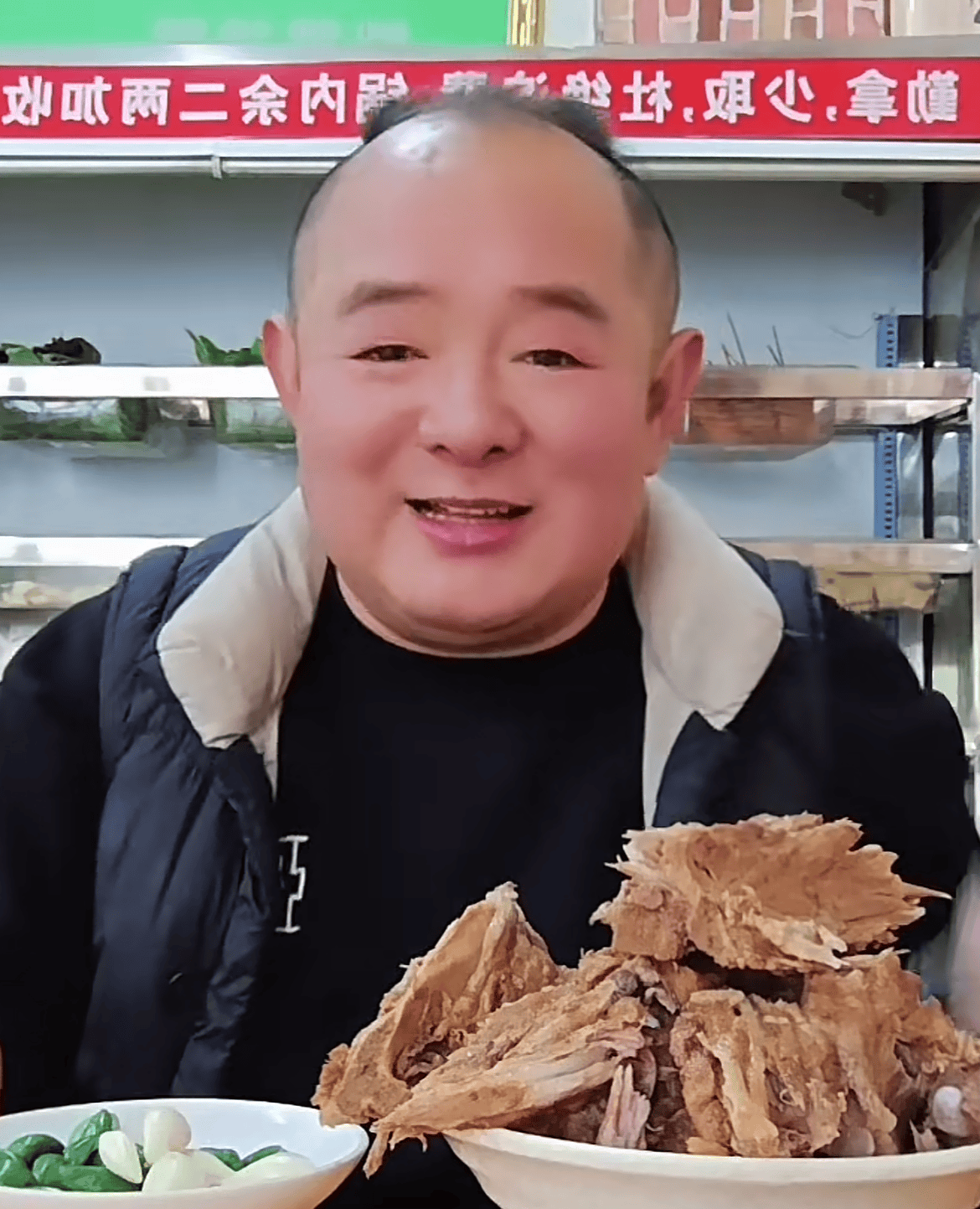 网红"新蔡骨头哥"去世!生前常吃甲鱼惹争议,大口吃廉价大骨头