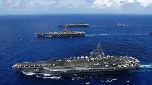 福建号升旗下水