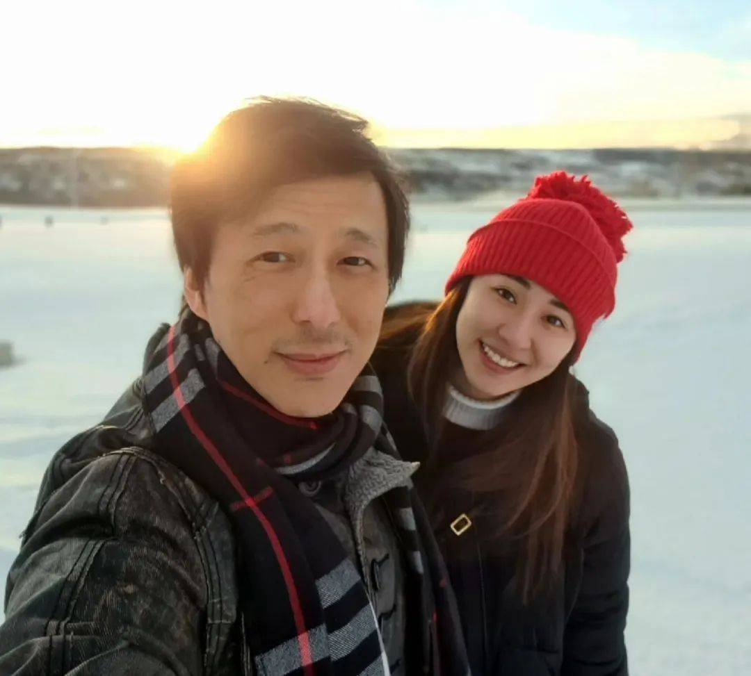 49岁邓健泓婚后移民加拿大变好老公？_搜狐网