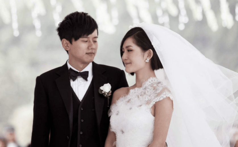有种整容叫张杰结婚,老婆谢娜没什么变化,他却像换了个人.