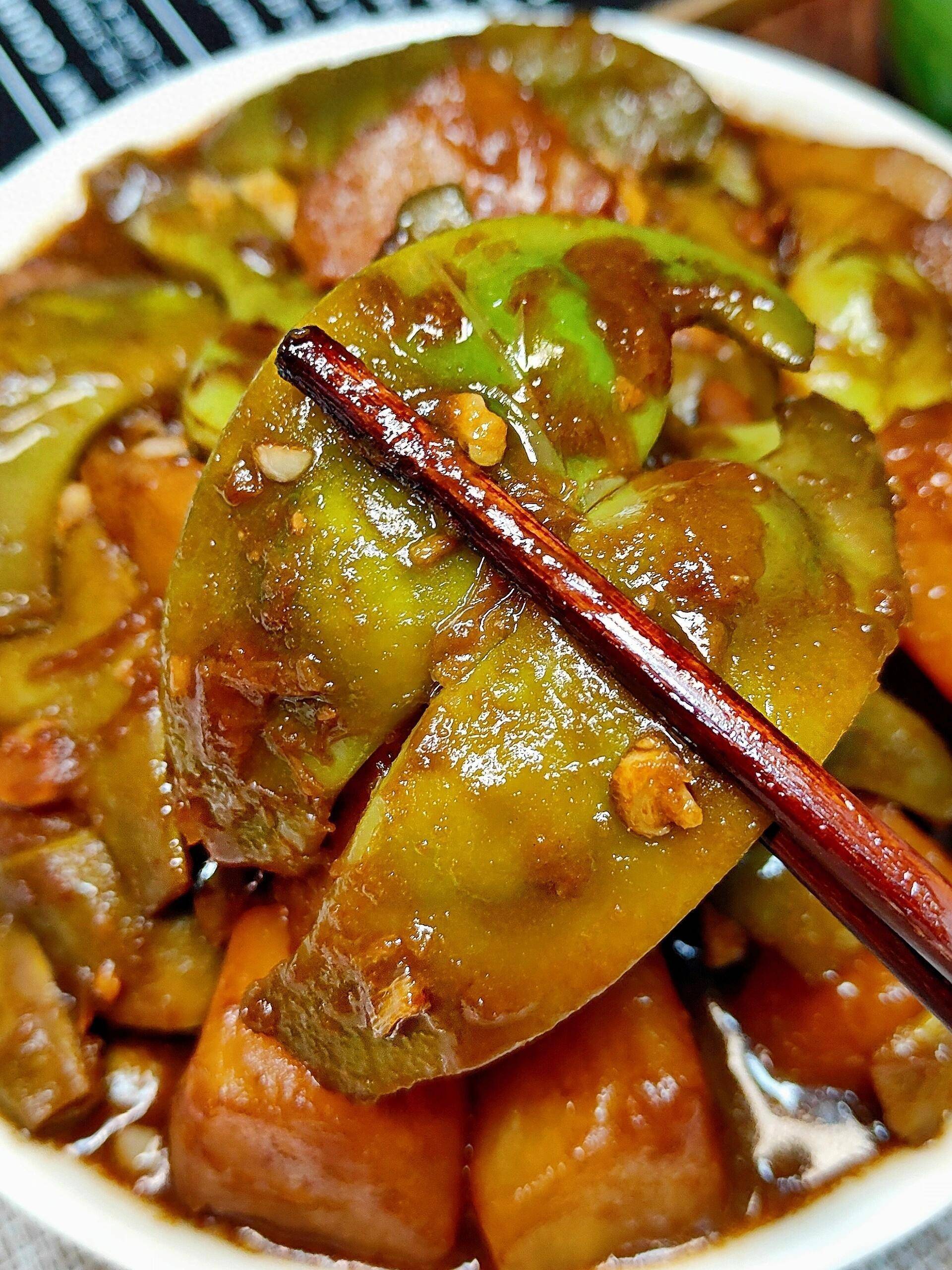 家常土豆炖豆角，简单一炖，美味满分，新手也能轻松驾驭！