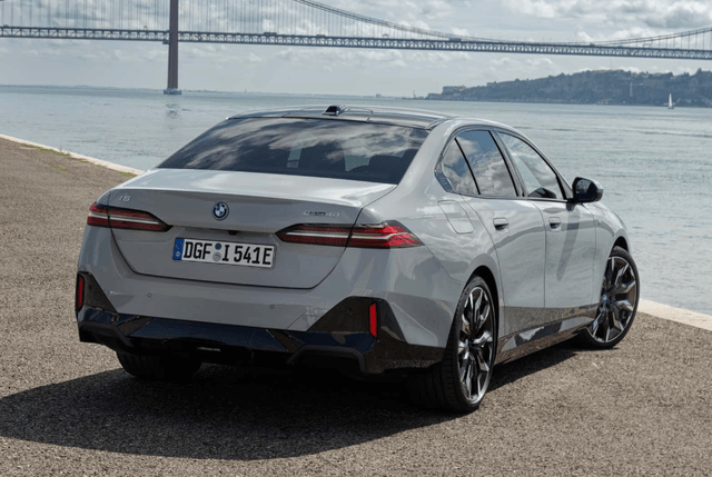 宝马"i"系列战略大转变!48v轻混车型或将加入,纯电不再是唯一