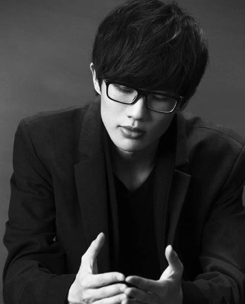 唱歌说人才是最高境界?许嵩用一首歌,不带脏字说了大半个娱乐圈