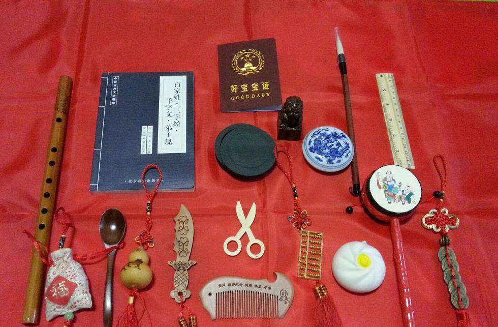 雍正皇帝一岁时抓周,用毛笔写了1个字,康熙皇帝看到后脸色大变