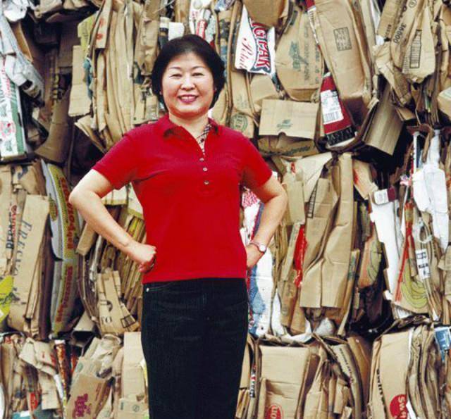 这个被当作垃圾扔掉的东西,却形成暴利产业?张茵靠它成为女首富