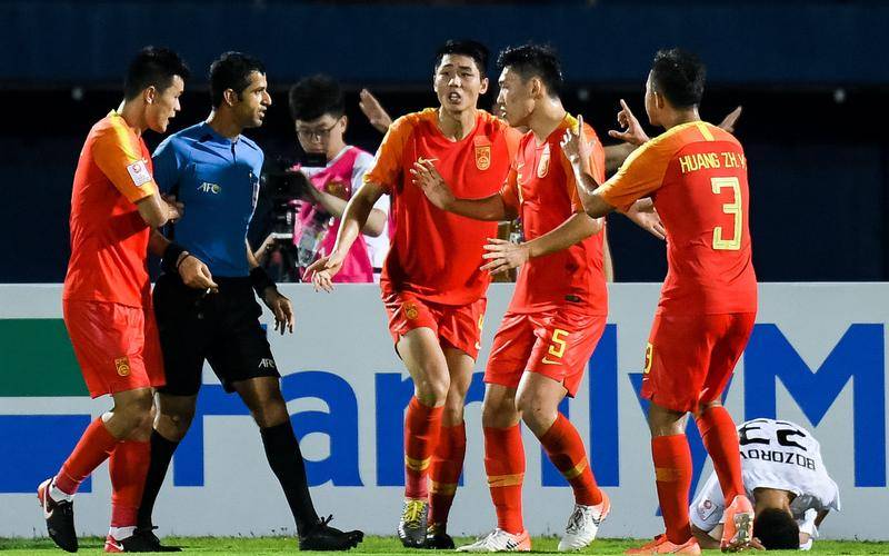 日本国奥3脚传球,6秒闪击!1-0绝杀乌兹别克斯坦夺冠